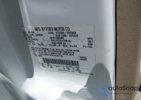 2005 Ford Escape Xlt from USA, damaged, VIN 1FMYU93195KA56736